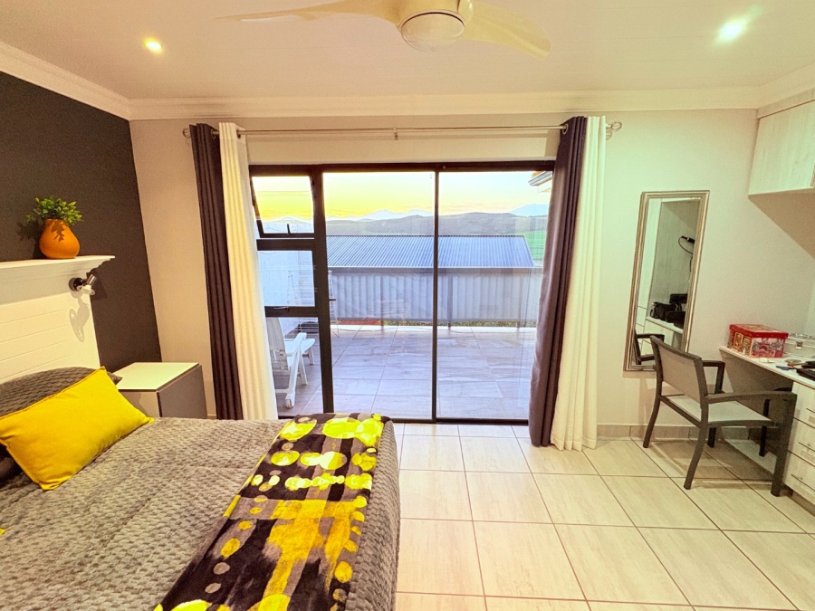 5 Bedroom Property for Sale in Reebok Western Cape